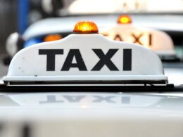 Sydney Airport taxi scam Aussies need to know about