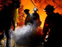 Huge California wildfire tears through 5,000 acres an hour as maps show town of Paradise may be engulfed once more as 4,000 firefighters battle against high winds and temperatures