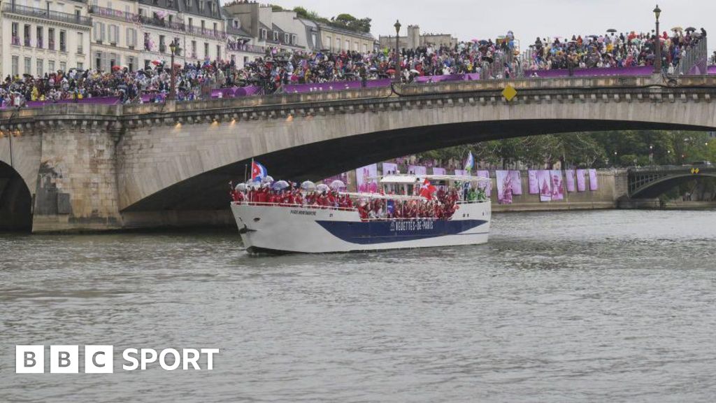 River Seine pollution stops triathlon swim training