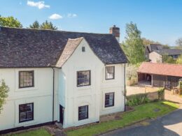 An absolute steal! Former coaching inn where highwayman Dick Turpin stayed goes on sale for £700k