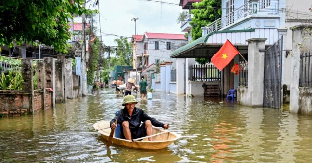 Hundreds living in floodwater in Vietnam