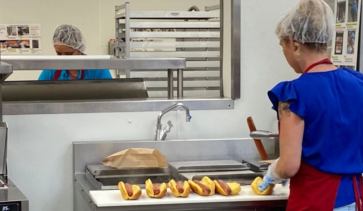 Costco refuses to sell do-gooder 50 hotdogs so he can feed homeless people for bizarre reason 