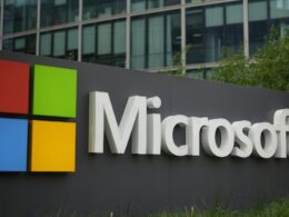 BREAKING NEWSMicrosoft and Xbox users in Britain left unable to access their accounts as tech giant is hit by another global outage