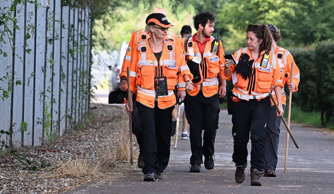 Neighbours relieved after missing girl, six, who was seen ‘heading towards the River Thames’ alone in her pyjamas is found safe and well after frantic overnight search by police