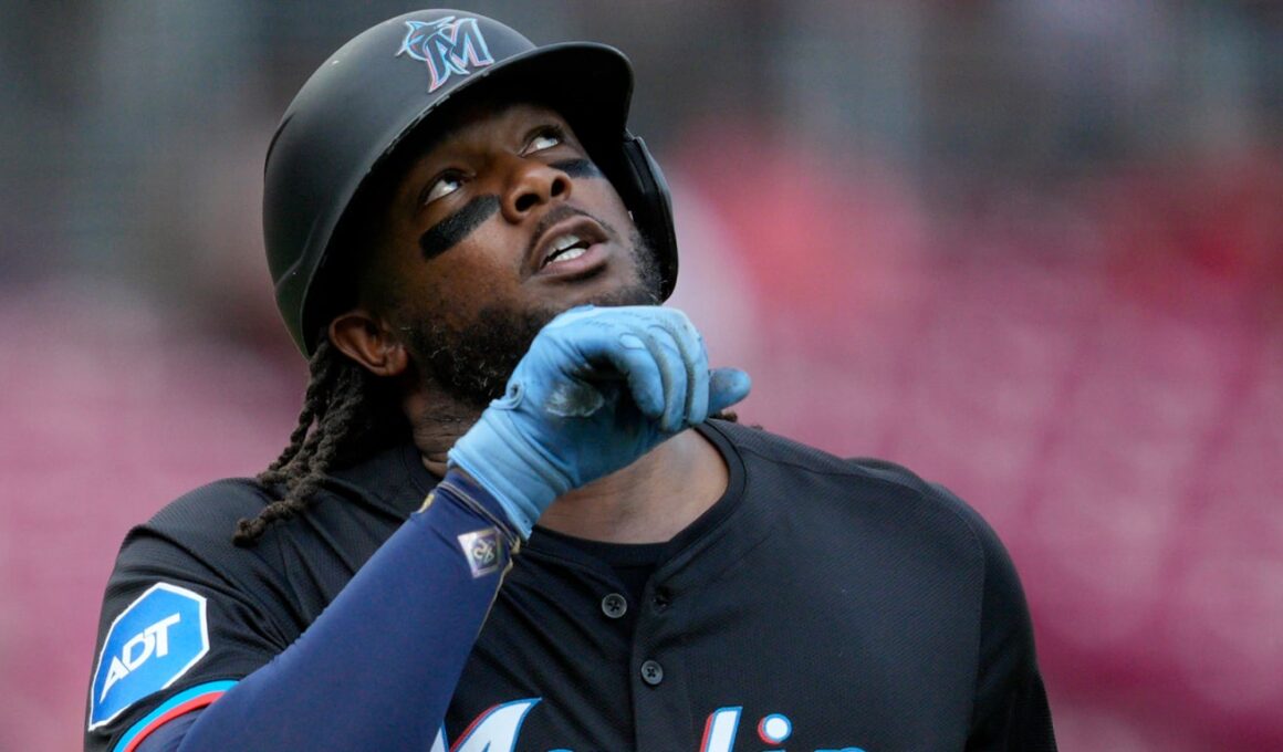 Facing Walker’s absence, D-backs deal for Josh BellFacing Walker’s absence, D-backs deal for Josh Bell