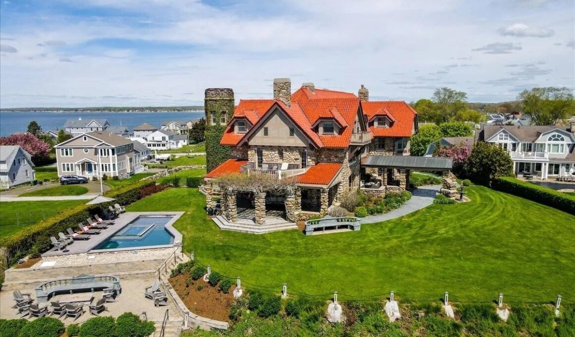 $7.7M Hartland’s Castle in Connecticut, a Getaway for the Rich and Famous During the Roaring ’20s