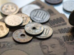 Yen rises ahead of Bank of Japan decision as rate hike talk swirls