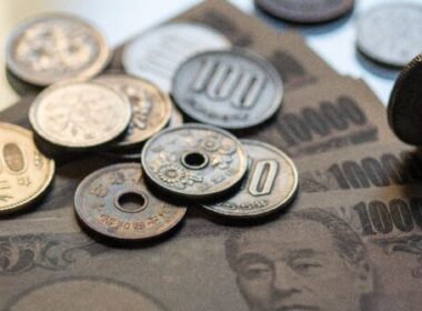 Yen rises ahead of Bank of Japan decision as rate hike talk swirls