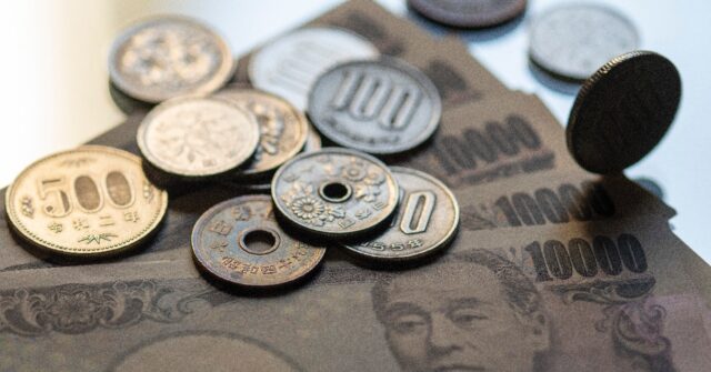 Yen rises ahead of Bank of Japan decision as rate hike talk swirls