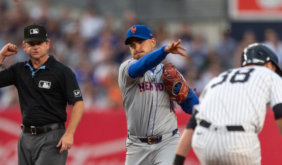 Iglesias turns DP — and sings — during in-game interviewIglesias turns DP — and sings — during in-game interview