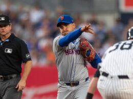 Iglesias turns DP — and sings — during in-game interviewIglesias turns DP — and sings — during in-game interview