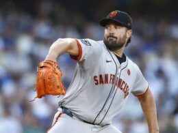 Ray hurls 5 no-hit frames vs. Dodgers in Giants debutRay hurls 5 no-hit frames vs. Dodgers in Giants debut