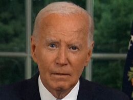 EXCLUSIVEJoe Biden’s ‘defiant’ body language during Oval Office address shows he still does not accept he should step down and is ‘furious and in a state of disbelief’, expert reveals