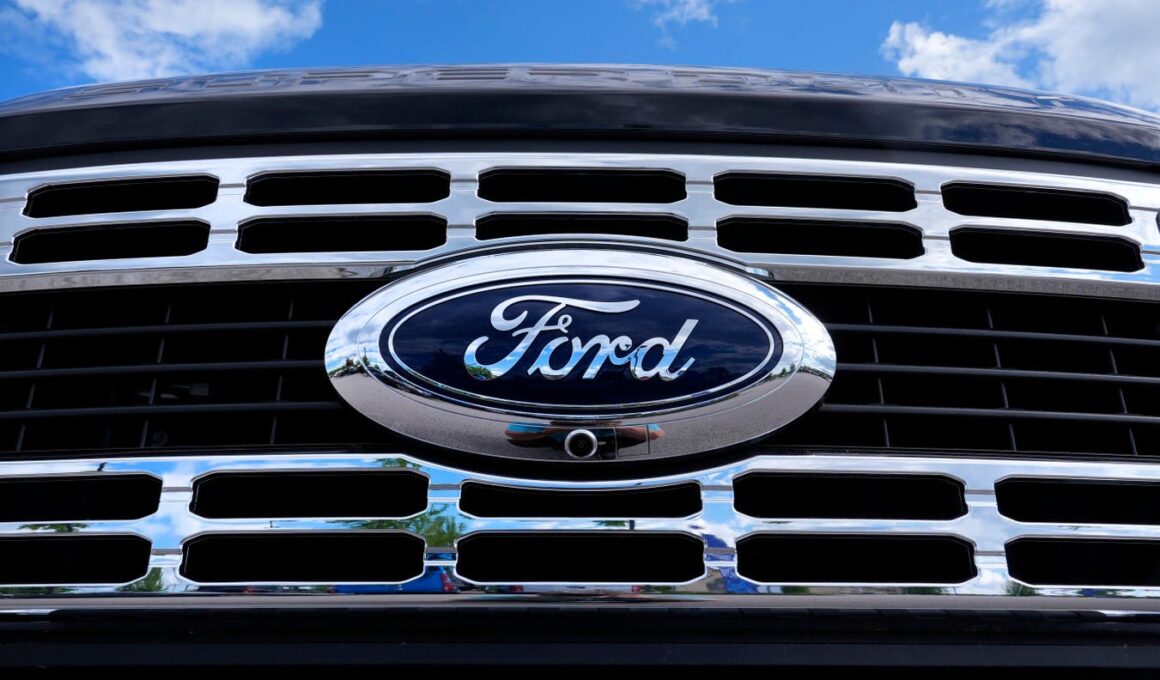 Ford Shares Fall 14% After Earnings Miss Projections