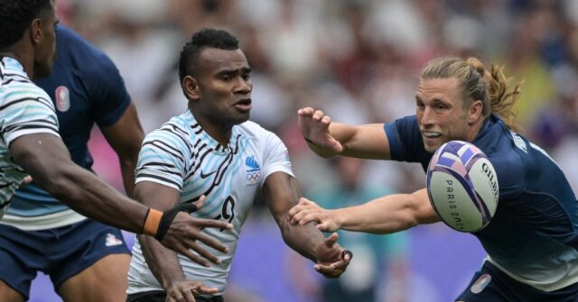 Dazzling Fiji down France in Olympic rugby sevens