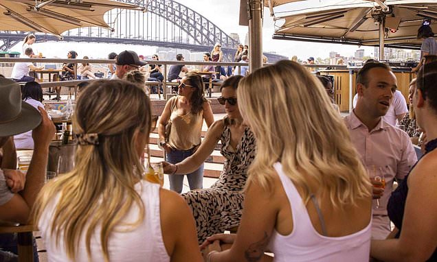 Pubs, clubs and bars to stay open later for the Olympics in NSW 