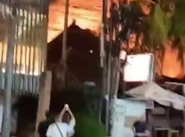 BREAKING NEWSAussie tourists lose everything after massive fire engulfs 16 villa in Bali