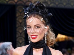 Kate Beckinsale Wore Headpiece By Designer Who Ended Up Being Her Former Classmate