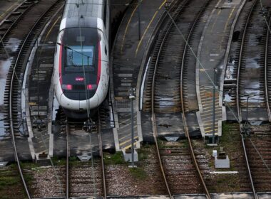 BREAKING NEWSMassive arson attack’ brings chaos to Paris rail network hours before thousands of Brits arrive for Olympic opening ceremony with ‘coordinated sabotage’ intended to ‘paralyse’ the train system