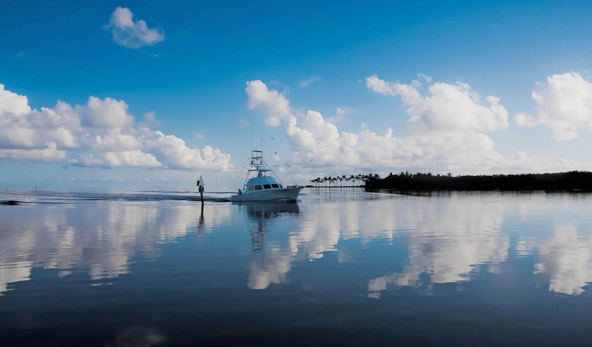 Florida Diver Looks for Lobsters, Finds Suspected Cocaine