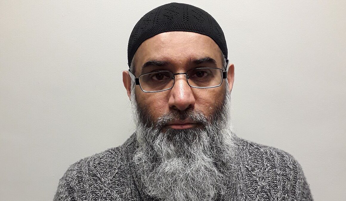 EXCLUSIVEAnjem Choudary’s close links to Lee Rigby’s killers revealed: Hate preacher presided over wedding of soldier’s killer and was present when he converted to Islam