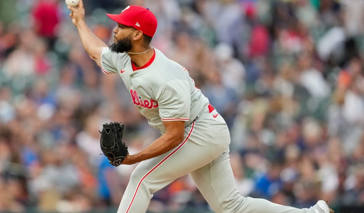 Orioles part with Hays to land reliever Domínguez from PhilliesOrioles part with Hays to land reliever Domínguez from Phillies