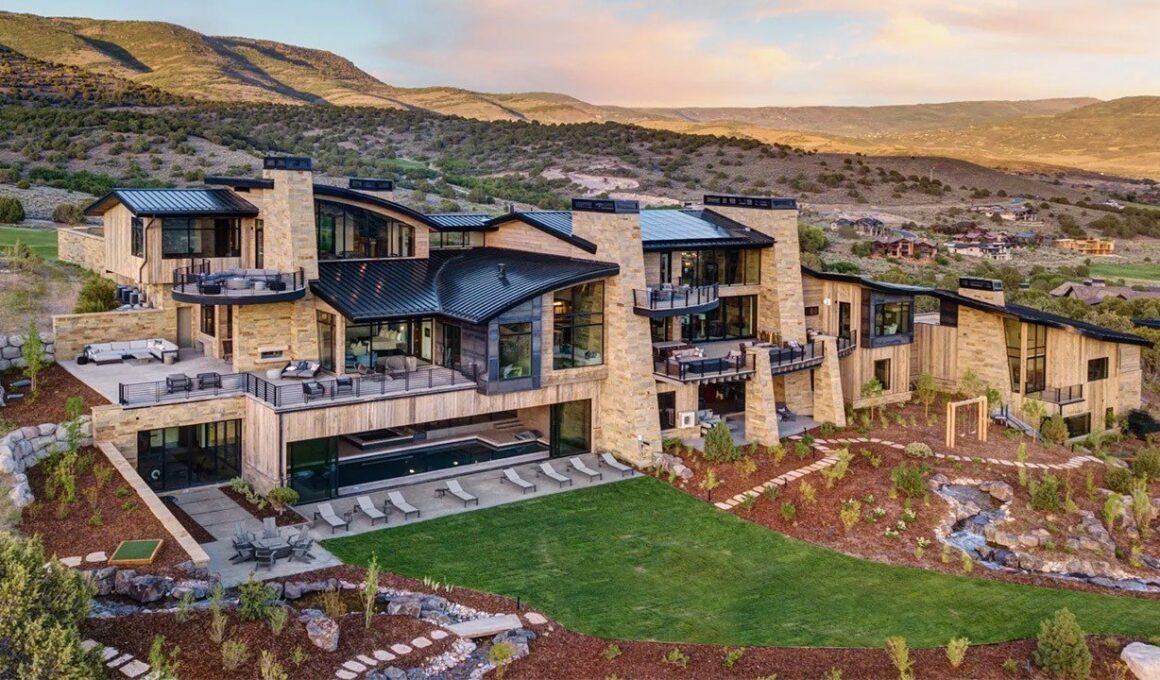 What Is a Superhome? 10 Must-See Mansions That Define the High-End Trend