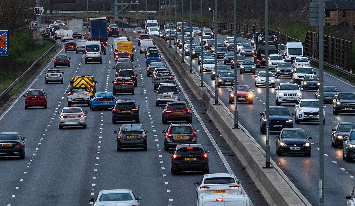 Drivers face £100 fine and three points every time they drive on the motorway – don’t get caught out