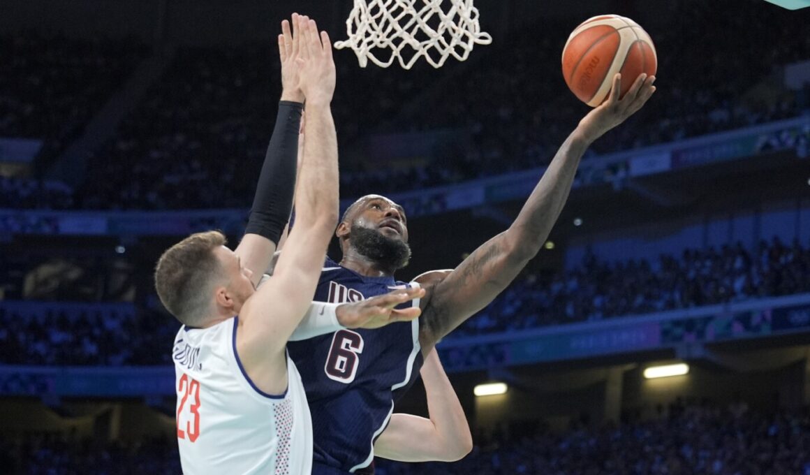 US men’s basketball team beats Serbia 110-84 in opener