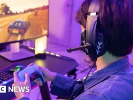 Video games strike rumbles on in row over AI