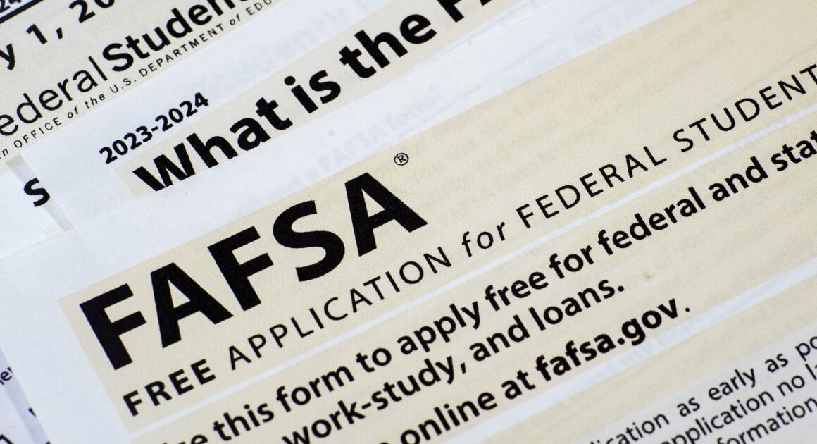 Latest FAFSA issue could leave college students without critical aid as classes approach