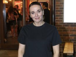 Amanda Abbington hugs fans on emotional return to the stage for ‘When It Happens To You’ following Strictly bullying allegations and makes pointed remark about ‘expecting others to be nice’