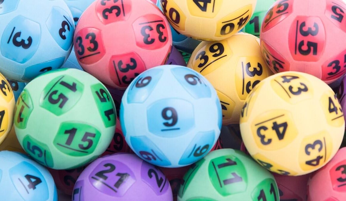 Saturday Gold Lotto: Search for Toowoomba Lotto winners whose massive windfall remains unclaimed after five days