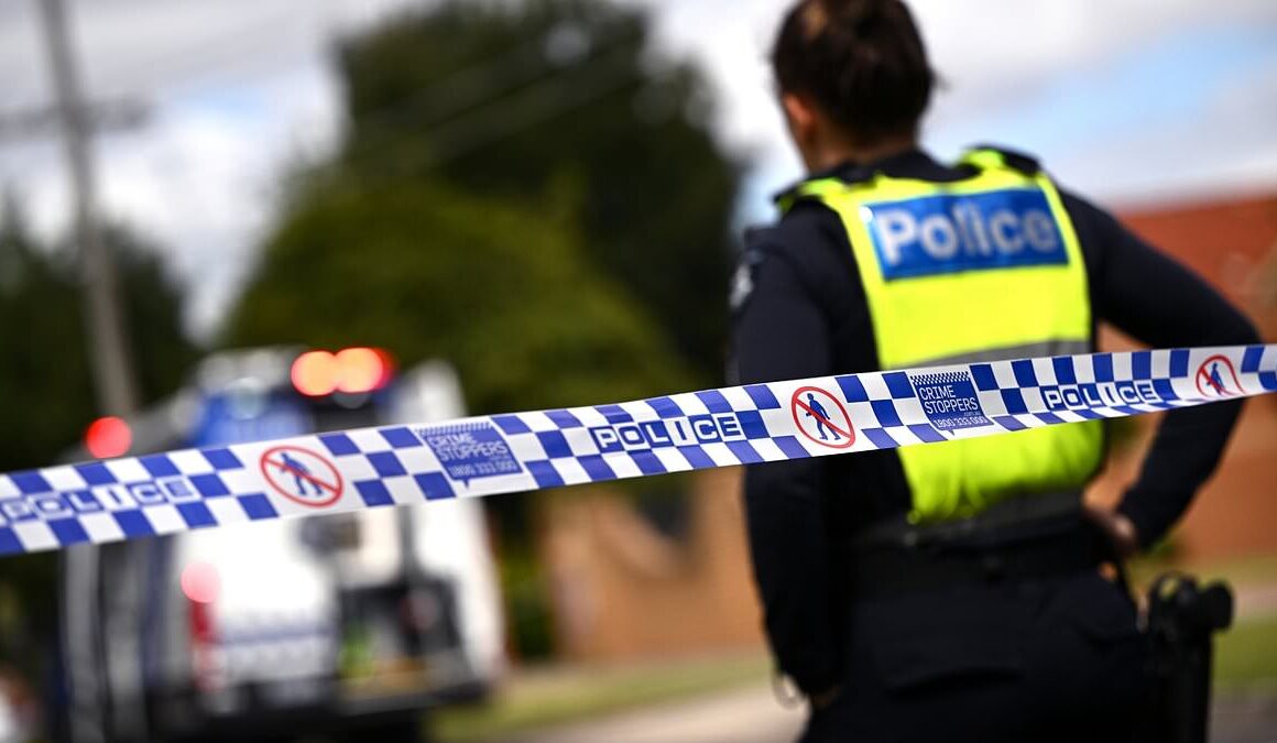 BREAKING NEWSShepparton crash, Victoria: Man dies after horrific nine-vehicle collision