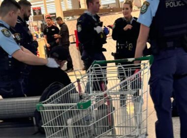 Police swoop on new stabbing horror in city shopping centre