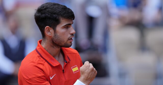 Carlos Alcaraz reaches the Olympics men’s tennis singles final by beating Felix Auger-Aliassime