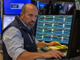 Dow plummets 900 points after weak jobs report