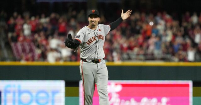 Snell throws MLB no-hitter to lift Giants over Reds