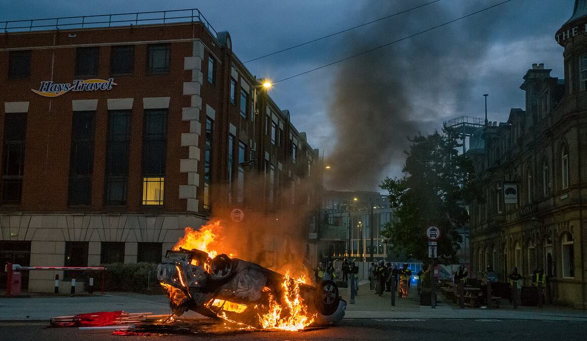 UK riots LIVE: Sunderland police station set on fire, mosque targeted, and cops put in hospital as thugs cause mayhem in city