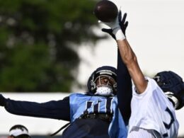 DeAndre Hopkins won’t require surgery for knee injury, Titans coach Brian Callahan says