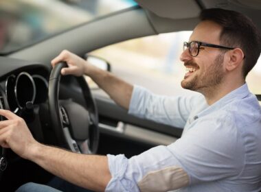 Male drivers take more risks while driving with a ‘sexy sounding’ satnav, study finds