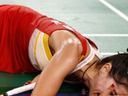 Distraught Marin retires from Olympic badminton semi-final after knee injury