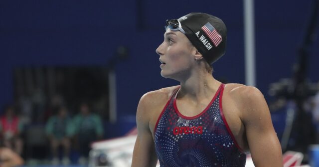 US swimmer Alex Walsh loses a bronze because of a DQ, less than an hour before her sister won a gold