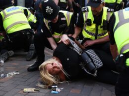 Far-right riots erupt in U.K. in the wake of child murders