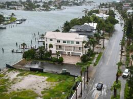 In a Corner of Florida, a Gathering Storm Stirs Familiar Feelings