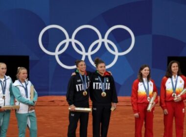 Tennis pair win first Olympic medal for Russians in Paris