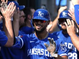 Down to last out, Melendez rescues Royals with pinch 3-run HRDown to last out, Melendez rescues Royals with pinch 3-run HR