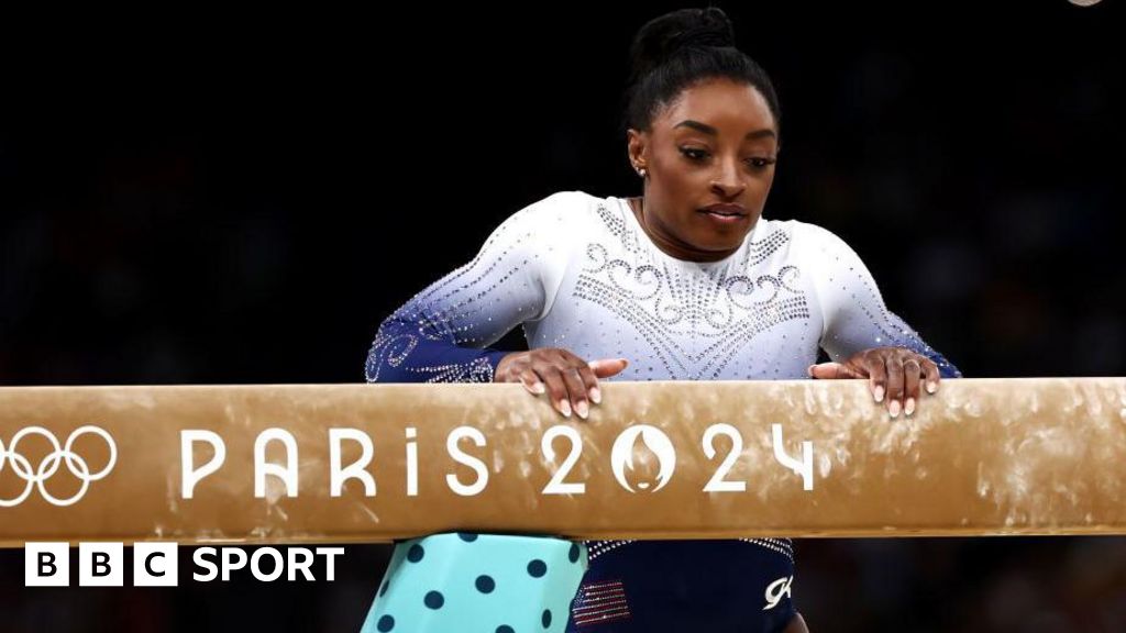 Biles falls and misses out on beam medal