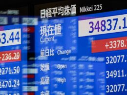 Japanese Stocks Lead Asian Market Rebound After Monday’s Rout