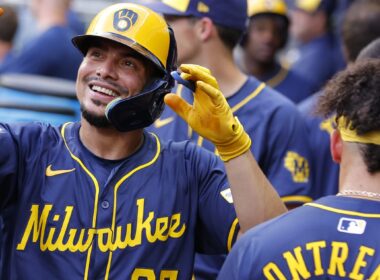 Who needs rest? Adames homers twice in Brewers’ rompWho needs rest? Adames homers twice in Brewers’ romp